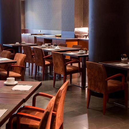 Ac Hotel Carlton Madrid By Marriott Exterior foto