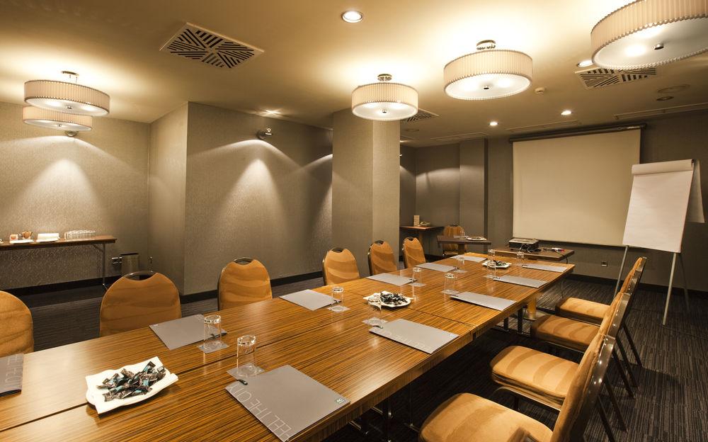 Ac Hotel Carlton Madrid By Marriott Exterior foto