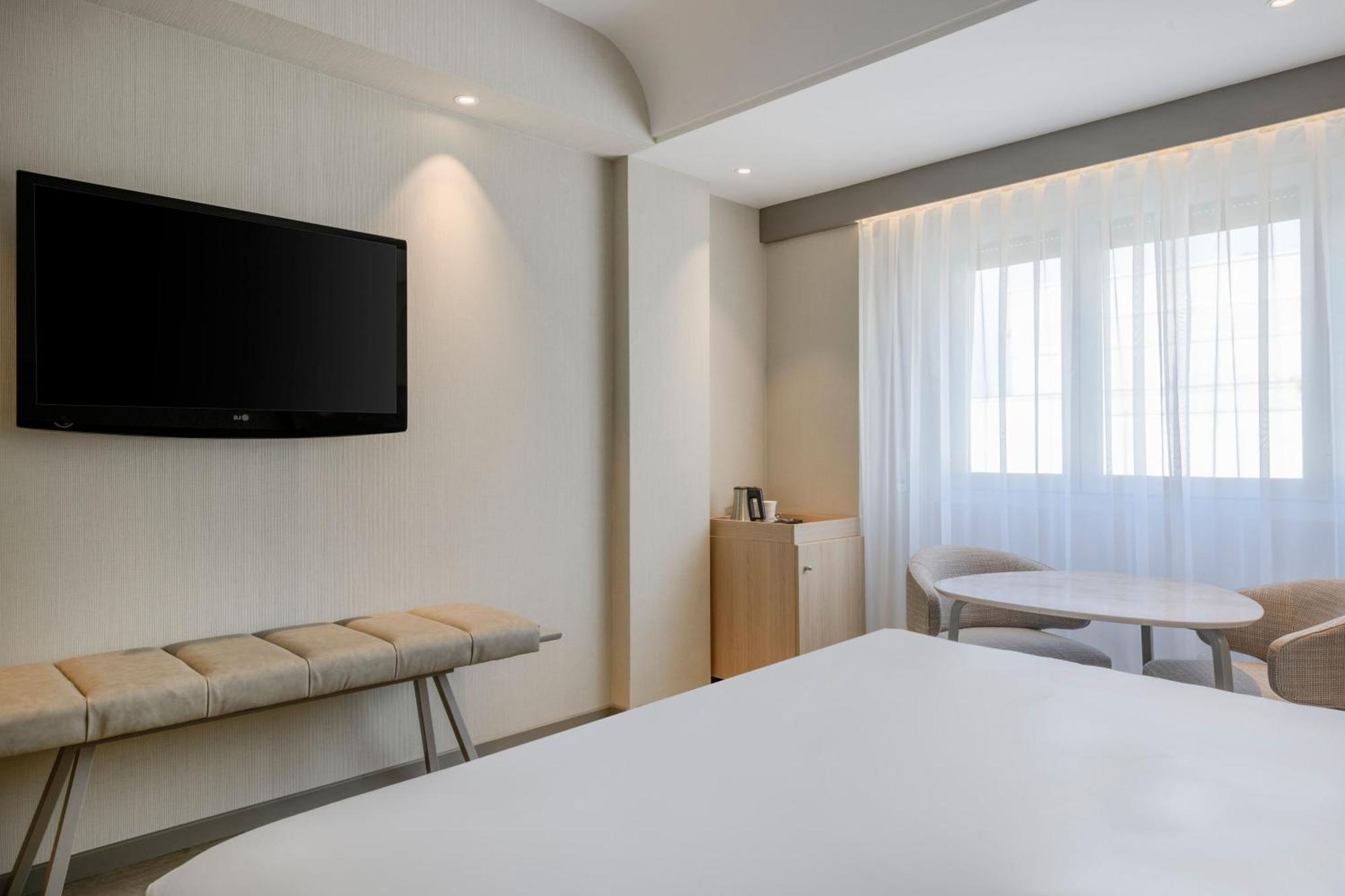 Ac Hotel Carlton Madrid By Marriott Exterior foto