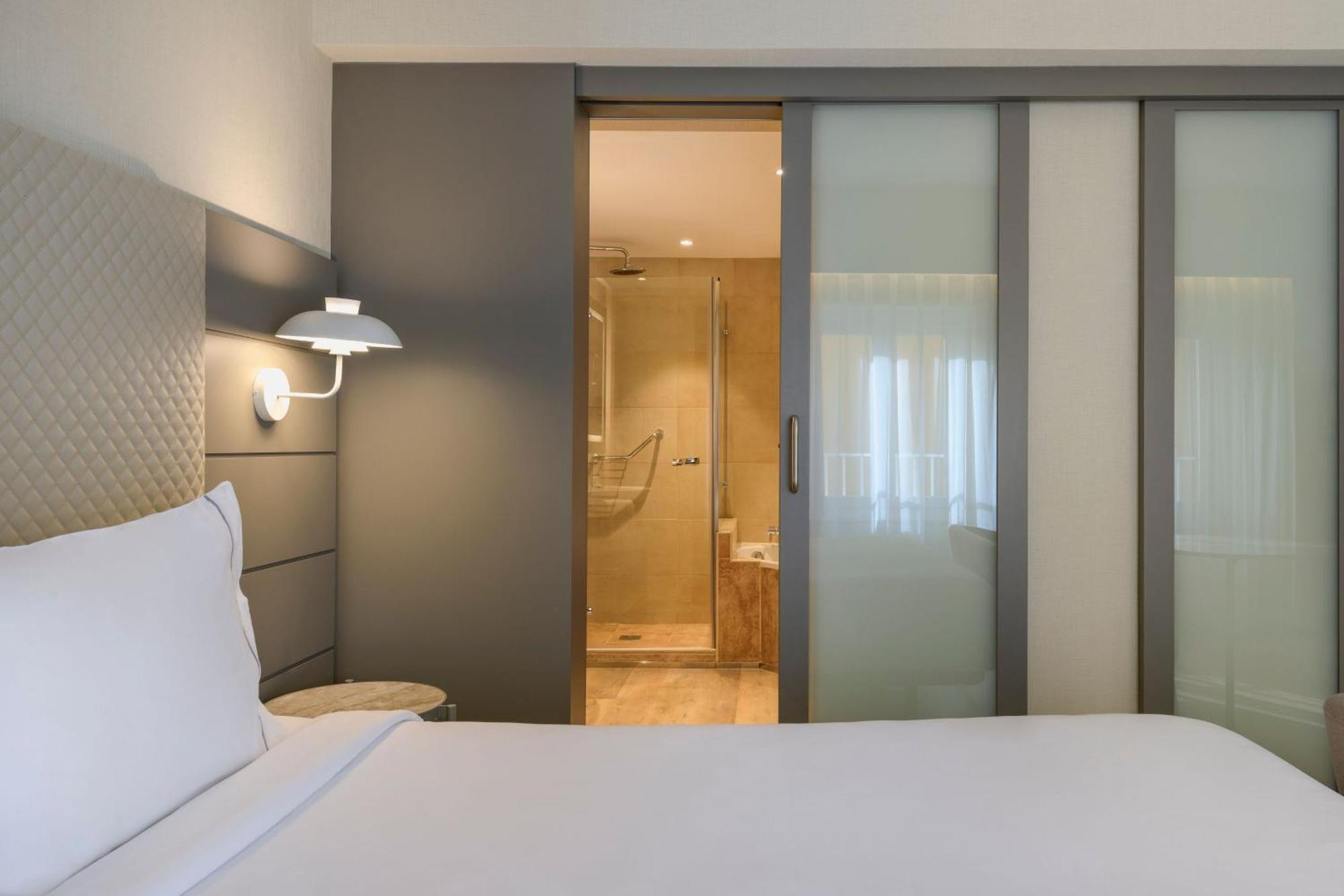 Ac Hotel Carlton Madrid By Marriott Exterior foto