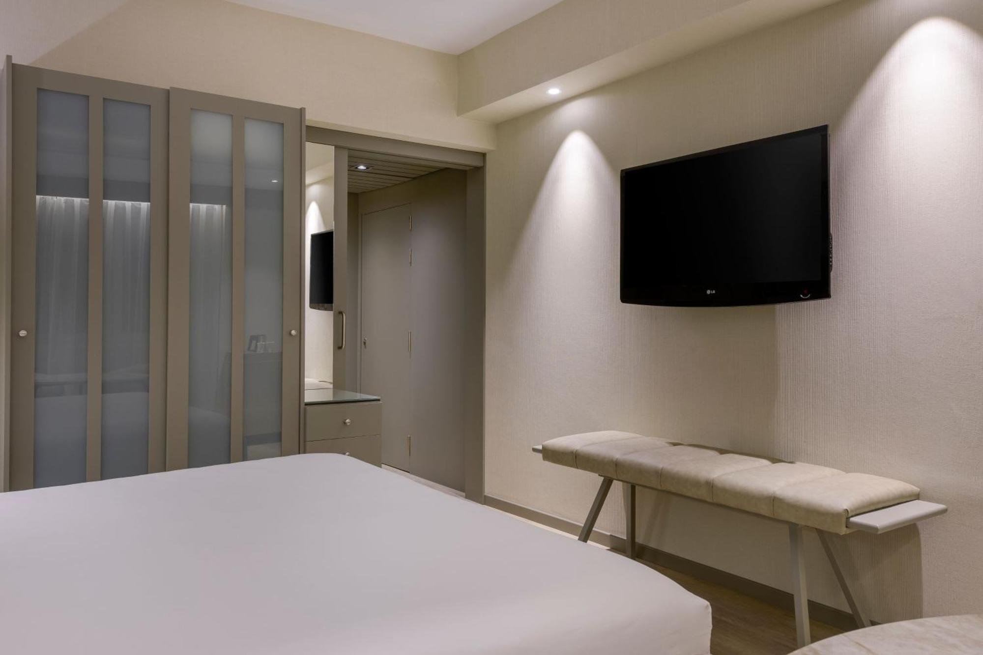 Ac Hotel Carlton Madrid By Marriott Exterior foto