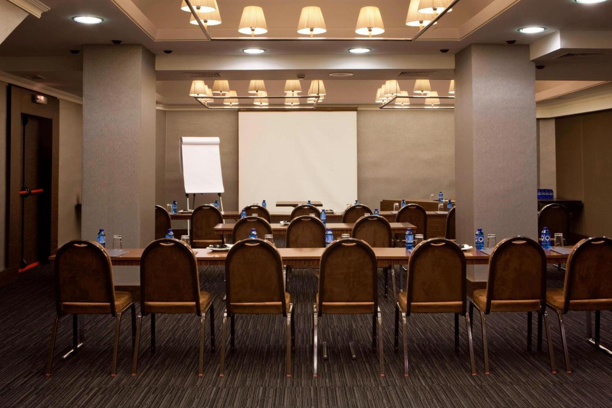 Ac Hotel Carlton Madrid By Marriott Exterior foto